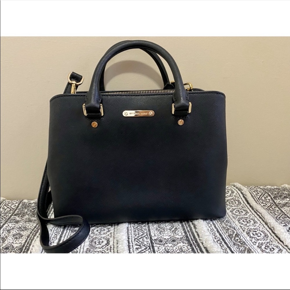 ✨EUC✨ MK Savannah MD Leather Satchel